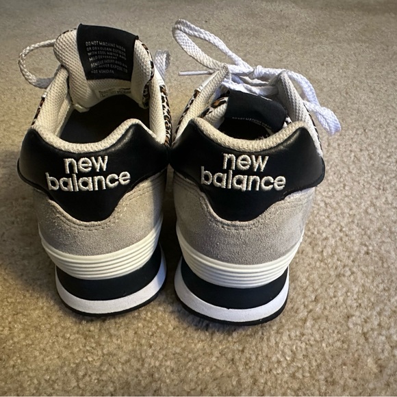 New Balance White and Black Athletic Shoes - Picture 2 of 6